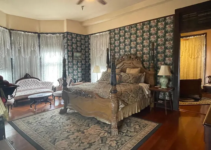 Grand Gables Inn