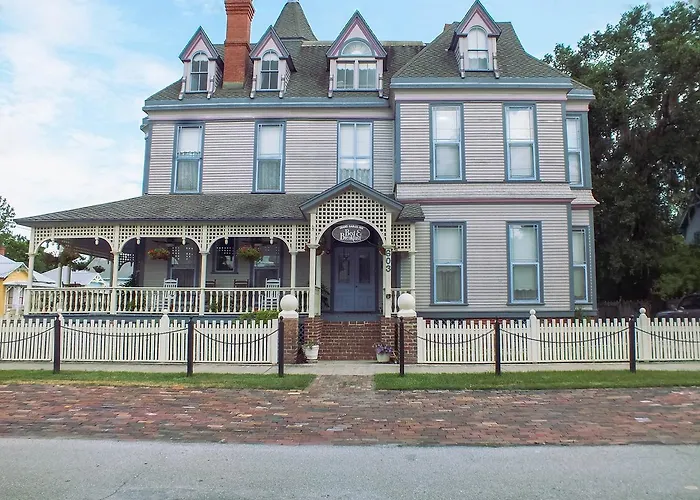Grand Gables Inn