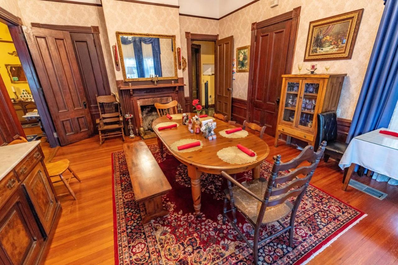 Grand Gables Bed and breakfast