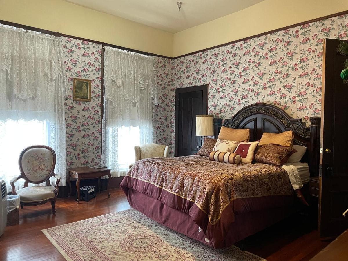 Grand Gables Bed and breakfast