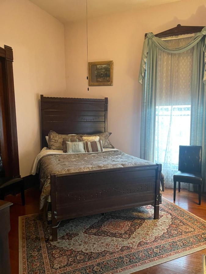 Grand Gables Bed and breakfast Palatka