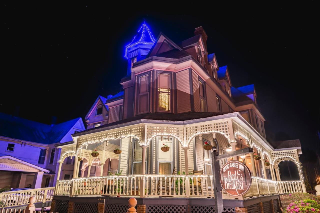 Grand Gables Bed and breakfast Palatka